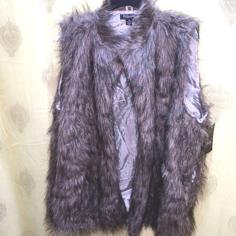 ROUGE FAUX FUR GREYISH/ TAUPE VEST SZ 3X